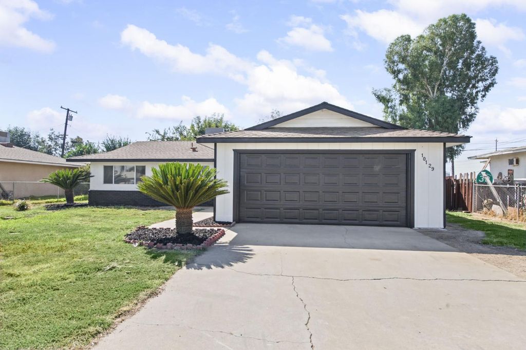 Image 4 of property listing at 10129 Heath Street, Hanford, CA 93230