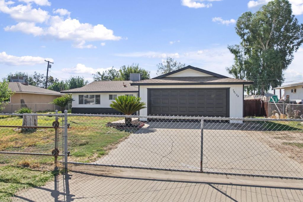 Image 5 of property listing at 10129 Heath Street, Hanford, CA 93230