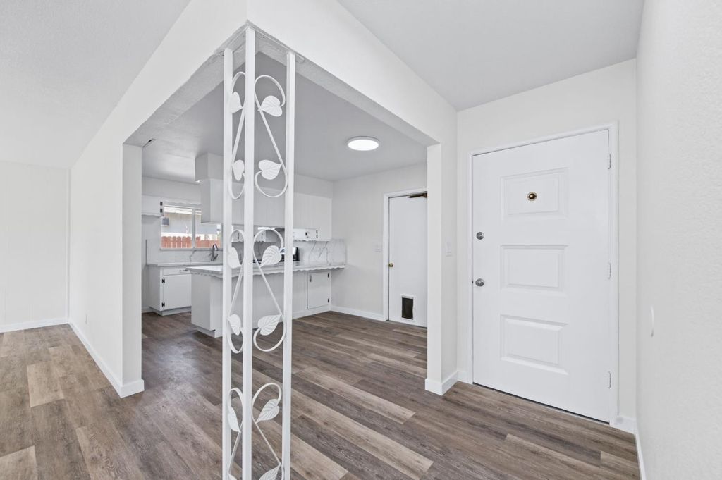 Image 8 of property listing at 10129 Heath Street, Hanford, CA 93230