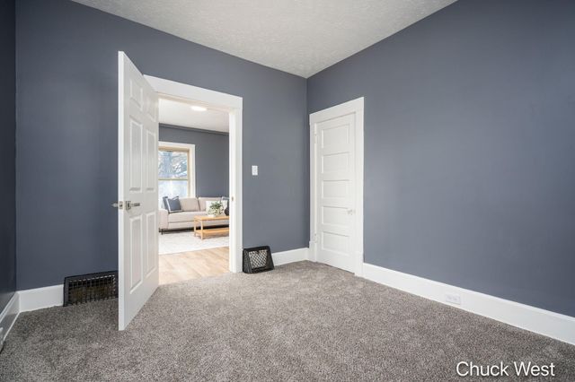 262 W Forest Avenue, Muskegon City, MI 49441