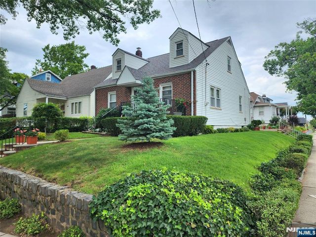499 Jauncey Avenue, Lyndhurst, NJ 07071