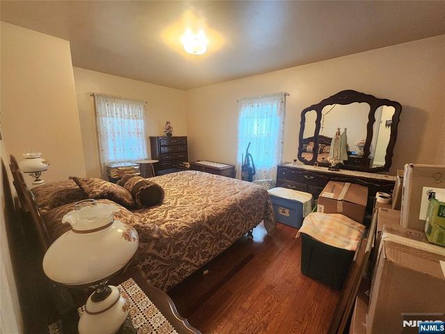 499 Jauncey Avenue, Lyndhurst, NJ 07071
