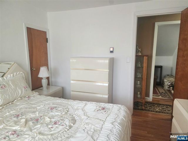 499 Jauncey Avenue, Lyndhurst, NJ 07071