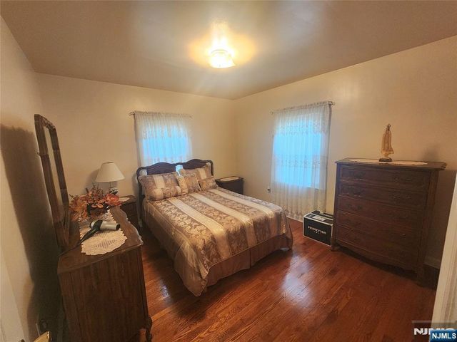 499 Jauncey Avenue, Lyndhurst, NJ 07071