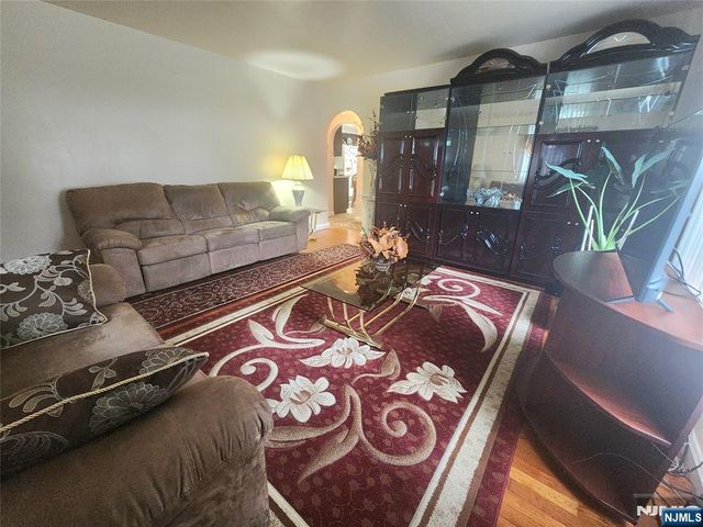 499 Jauncey Avenue, Lyndhurst, NJ 07071
