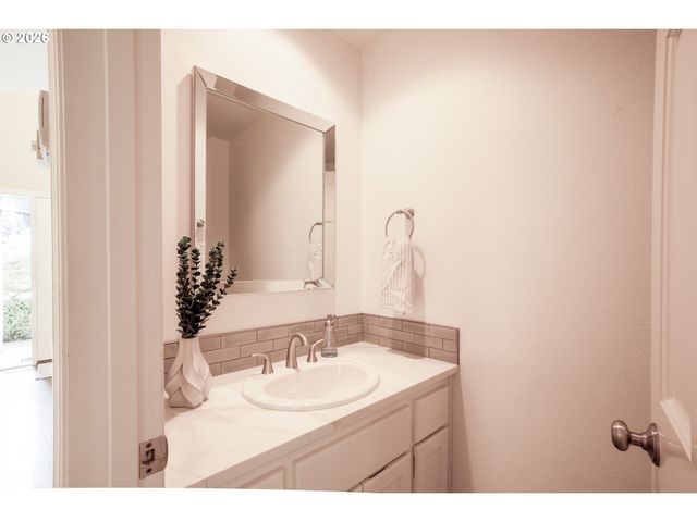 2595 W 28TH Ave, Eugene, OR 97405