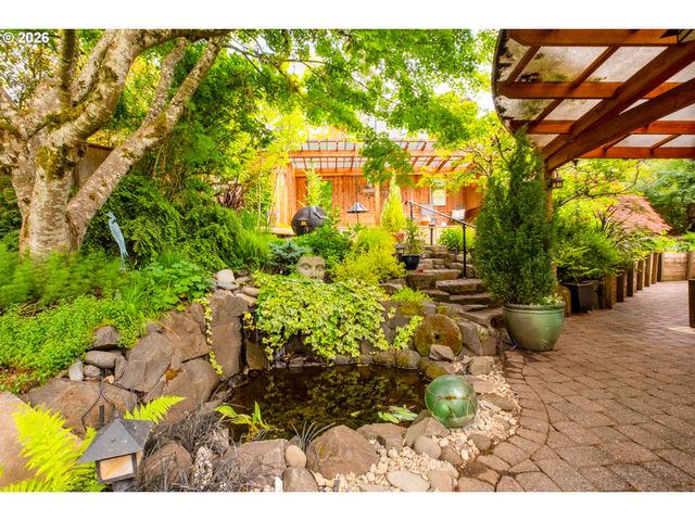 2595 W 28TH Ave, Eugene, OR 97405