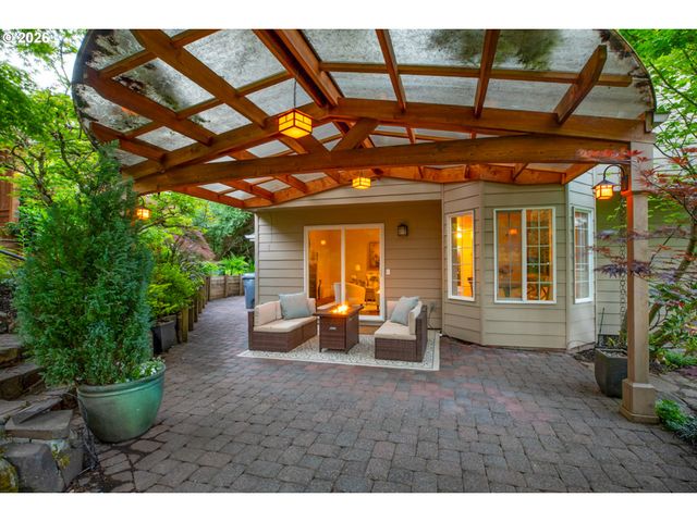 2595 W 28TH Ave, Eugene, OR 97405