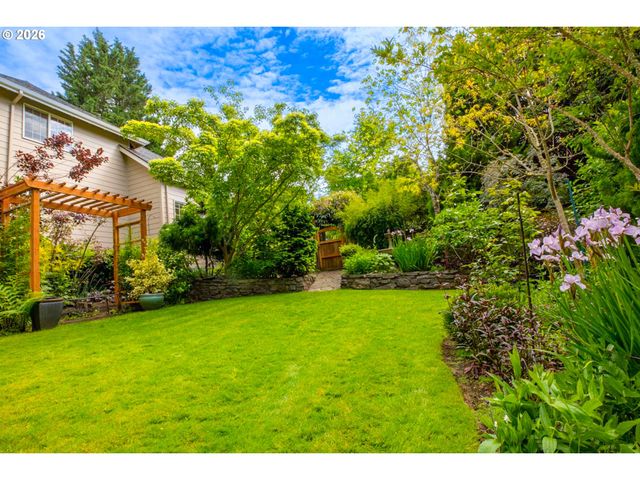 2595 W 28TH Ave, Eugene, OR 97405