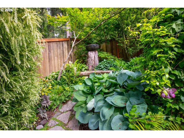 2595 W 28TH Ave, Eugene, OR 97405