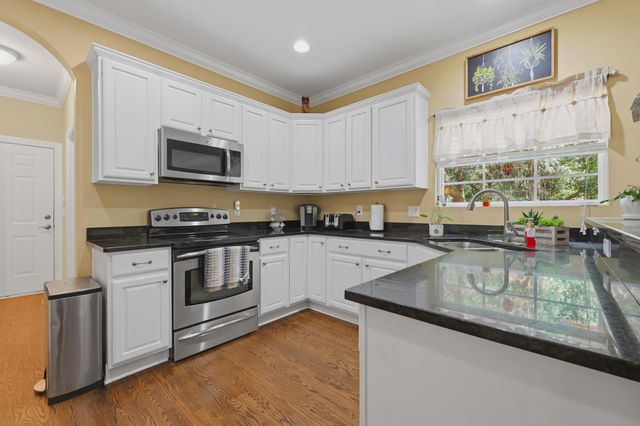 6426 Farm House Road, Ravenel, SC 29470