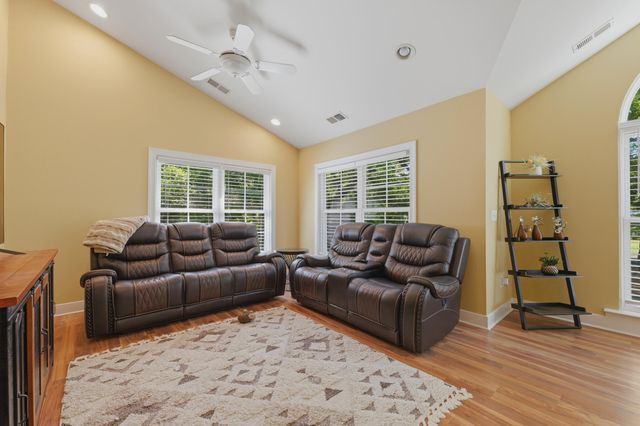 6426 Farm House Road, Ravenel, SC 29470
