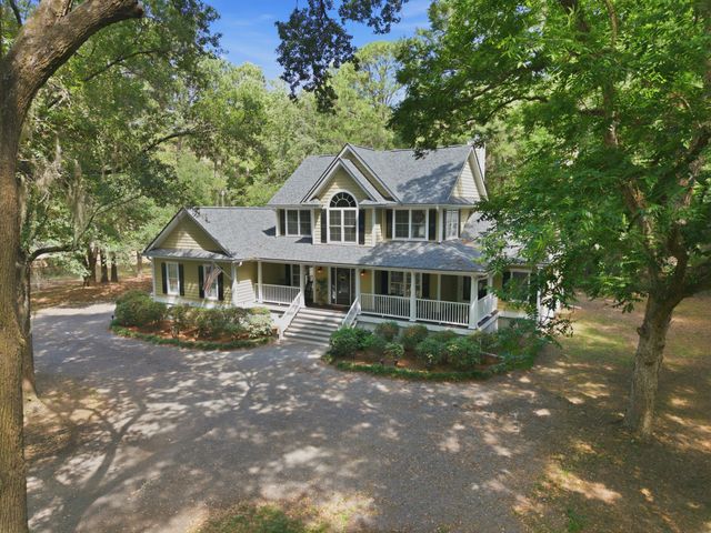 6426 Farm House Road, Ravenel, SC 29470