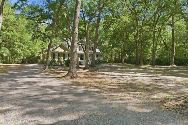 6426 Farm House Road, Ravenel, SC 29470
