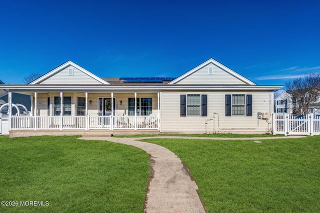 148 Compass Road, Manahawkin, NJ 08050