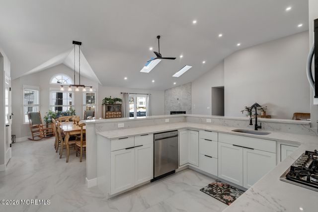 148 Compass Road, Manahawkin, NJ 08050