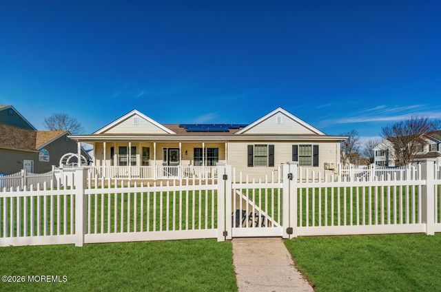 148 Compass Road, Manahawkin, NJ 08050