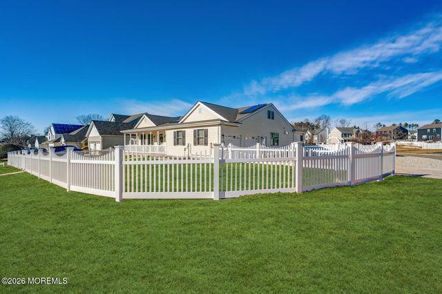 148 Compass Road, Manahawkin, NJ 08050