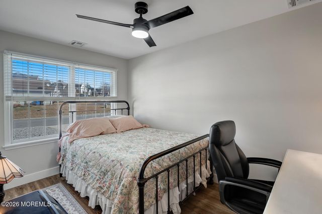 148 Compass Road, Manahawkin, NJ 08050