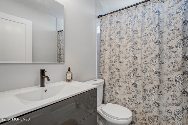 148 Compass Road, Manahawkin, NJ 08050