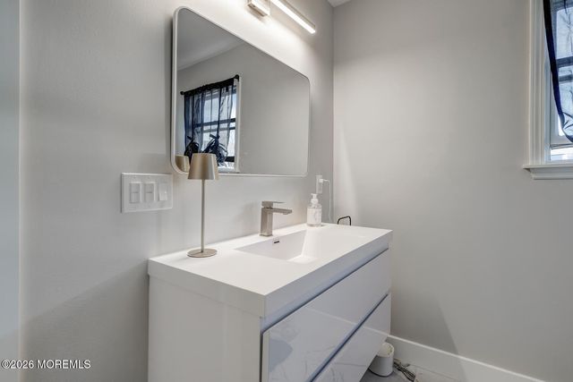 148 Compass Road, Manahawkin, NJ 08050