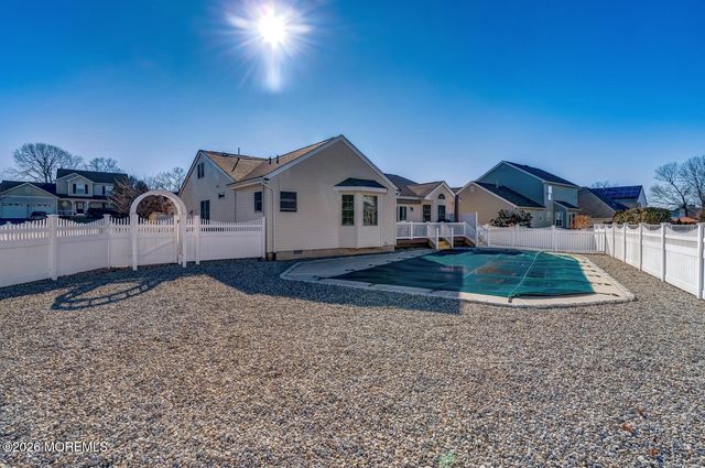 148 Compass Road, Manahawkin, NJ 08050