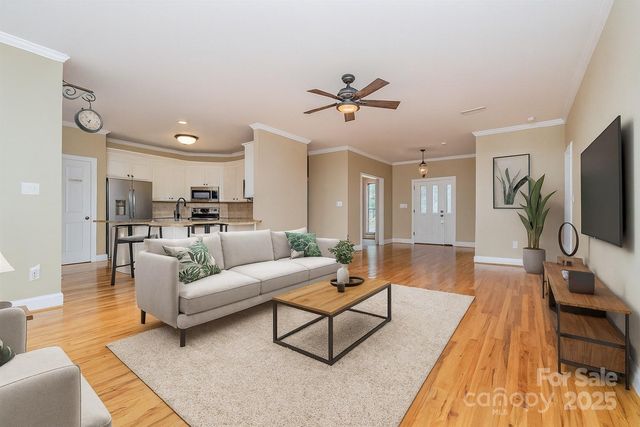 1448 Weatherwood Drive, Lincolnton, NC 28092