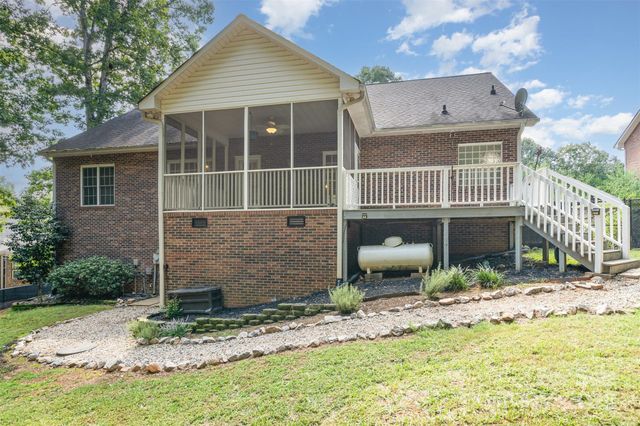 1448 Weatherwood Drive, Lincolnton, NC 28092