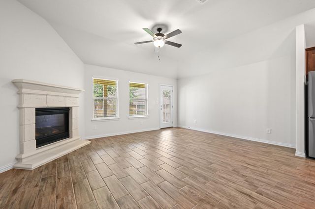 188 Danbark DR, Buda, TX 78610