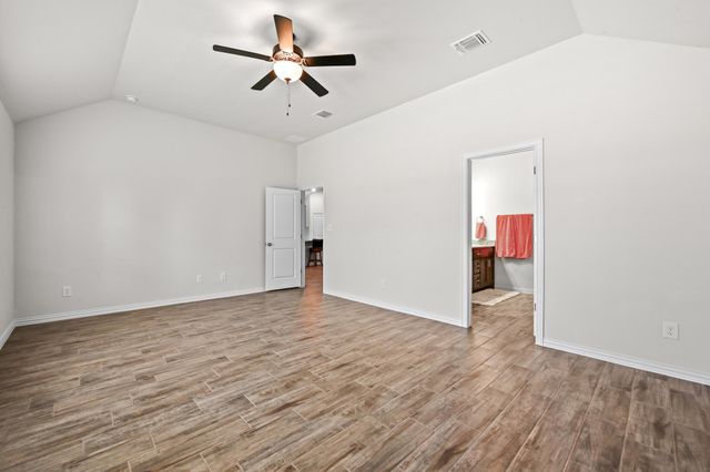 188 Danbark DR, Buda, TX 78610