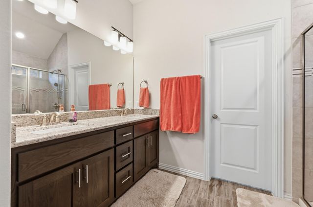188 Danbark DR, Buda, TX 78610