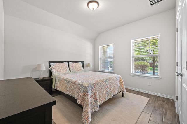 188 Danbark DR, Buda, TX 78610