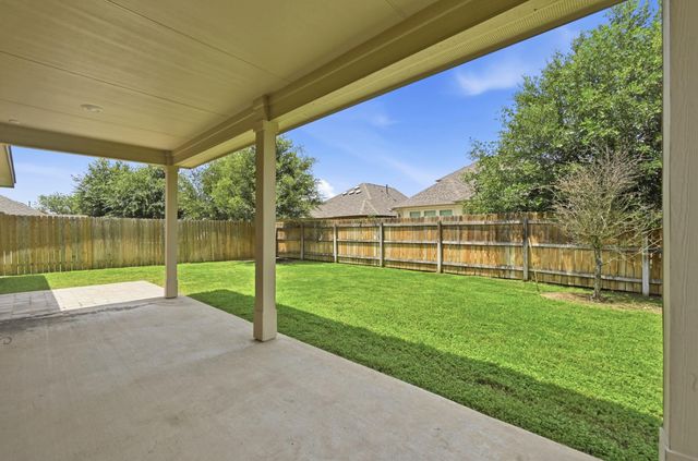 188 Danbark DR, Buda, TX 78610