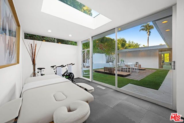 535 Haynes Avenue, Beverly Hills, CA 90210