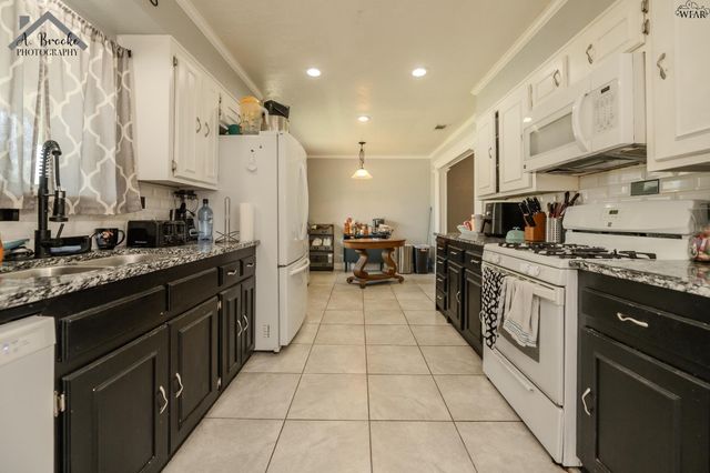 4921 BIG BEND DRIVE, Wichita Falls, TX 76310