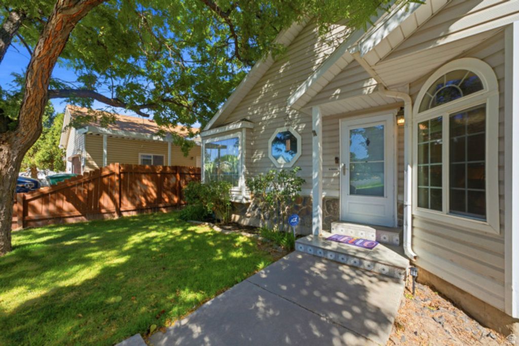 1114 W MUSTANG CIR, West Jordan, UT 84088 — photo 2