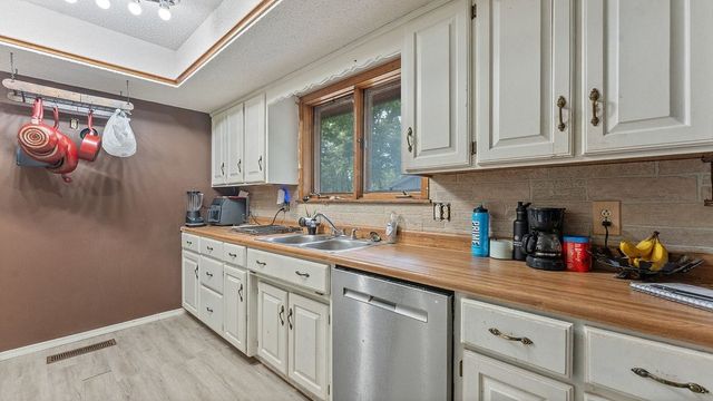 2 Dulverton Drive, Bella Vista, AR 72715