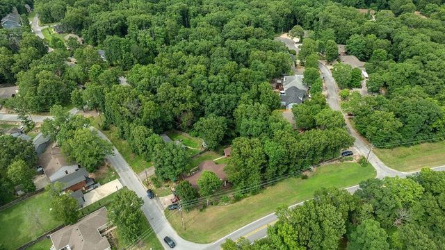 2 Dulverton Drive, Bella Vista, AR 72715