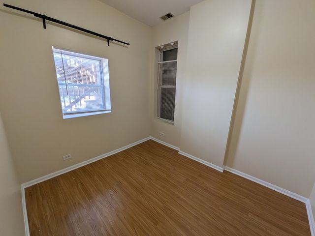 1106 W Taylor Street 2nd-Flr, Chicago, IL 60607