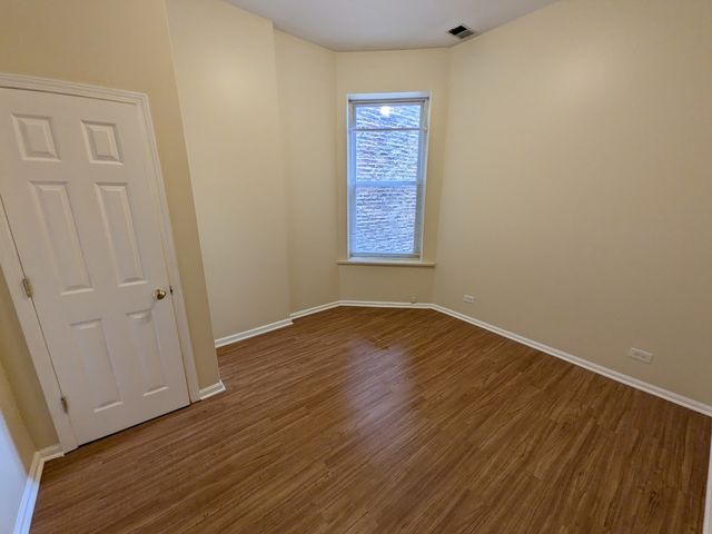 1106 W Taylor Street 2nd-Flr, Chicago, IL 60607