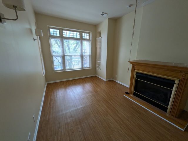 1106 W Taylor Street 2nd-Flr, Chicago, IL 60607