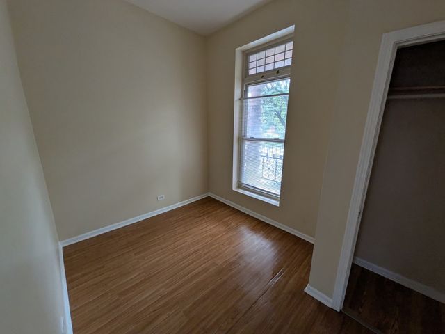 1106 W Taylor Street 2nd-Flr, Chicago, IL 60607