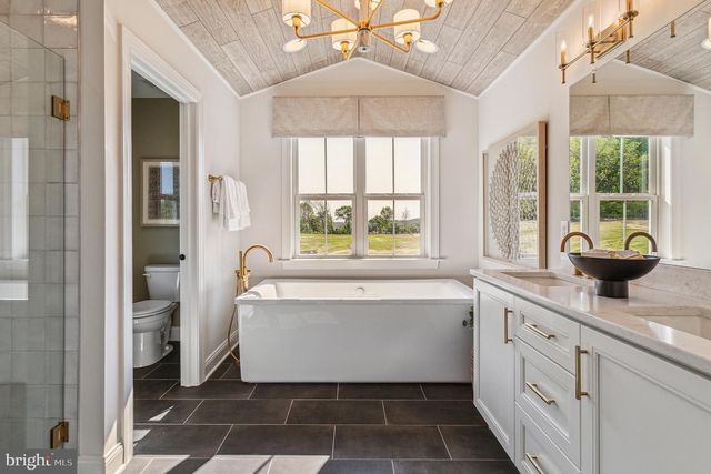 5403 RED OAK DR, Coopersburg, PA 18036