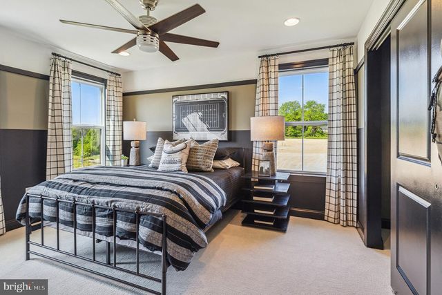 5403 RED OAK DR, Coopersburg, PA 18036