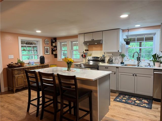 511 Weaver Hill Road, Coventry, RI 02816