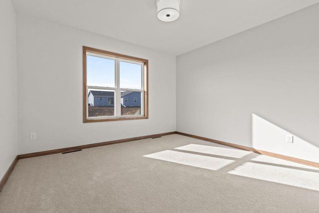 2041 BEAR PAW TRAIL, Kaukauna, WI 54130