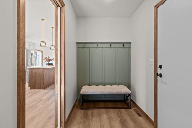 2041 BEAR PAW TRAIL, Kaukauna, WI 54130