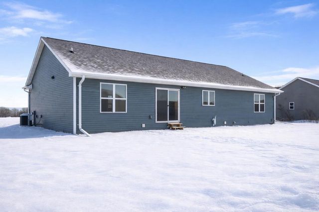 2041 BEAR PAW TRAIL, Kaukauna, WI 54130