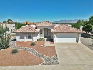 128 E Cloud Song, Santa Teresa, NM 88008