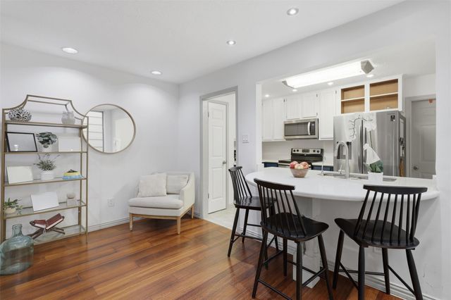 800 Country Place Drive 802, Houston, TX 77079